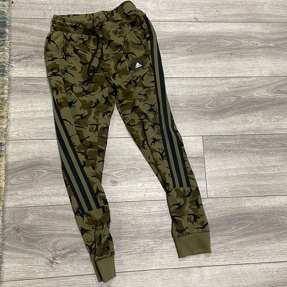 Adidas camo sweat pants